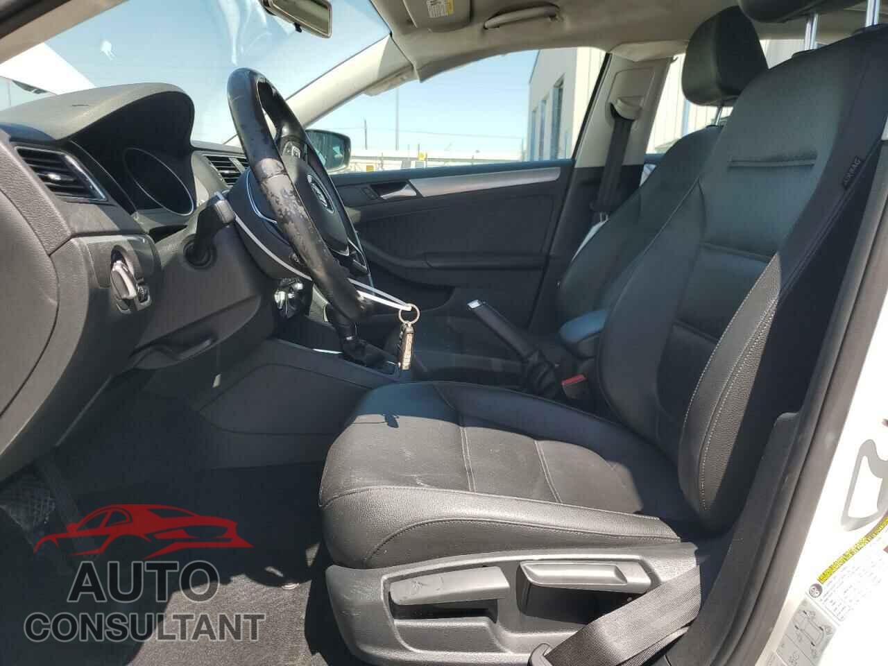 VOLKSWAGEN JETTA 2017 - 3VWDB7AJ5HM249122