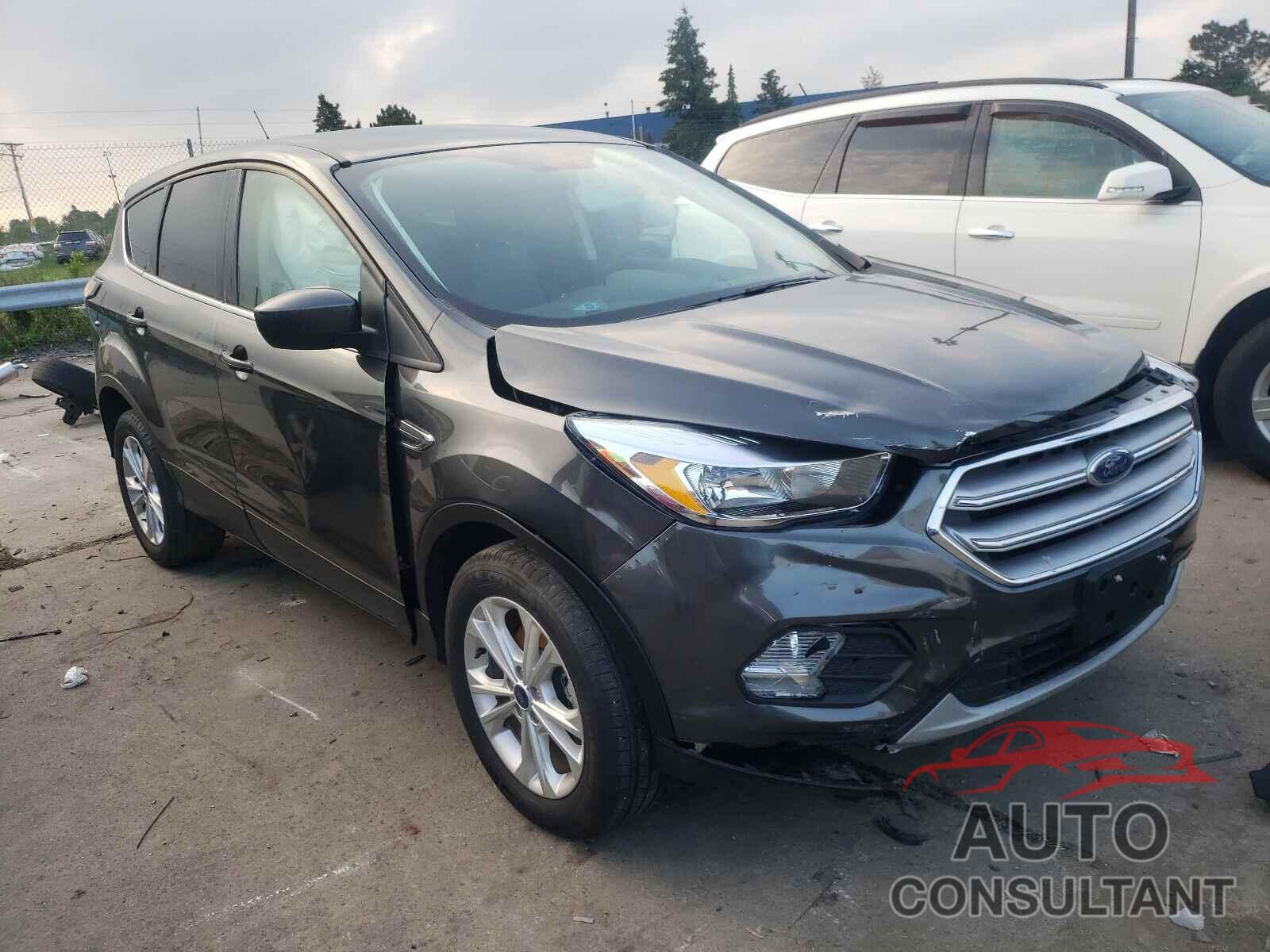 FORD ESCAPE 2017 - 1FMCU0GD3HUD18107