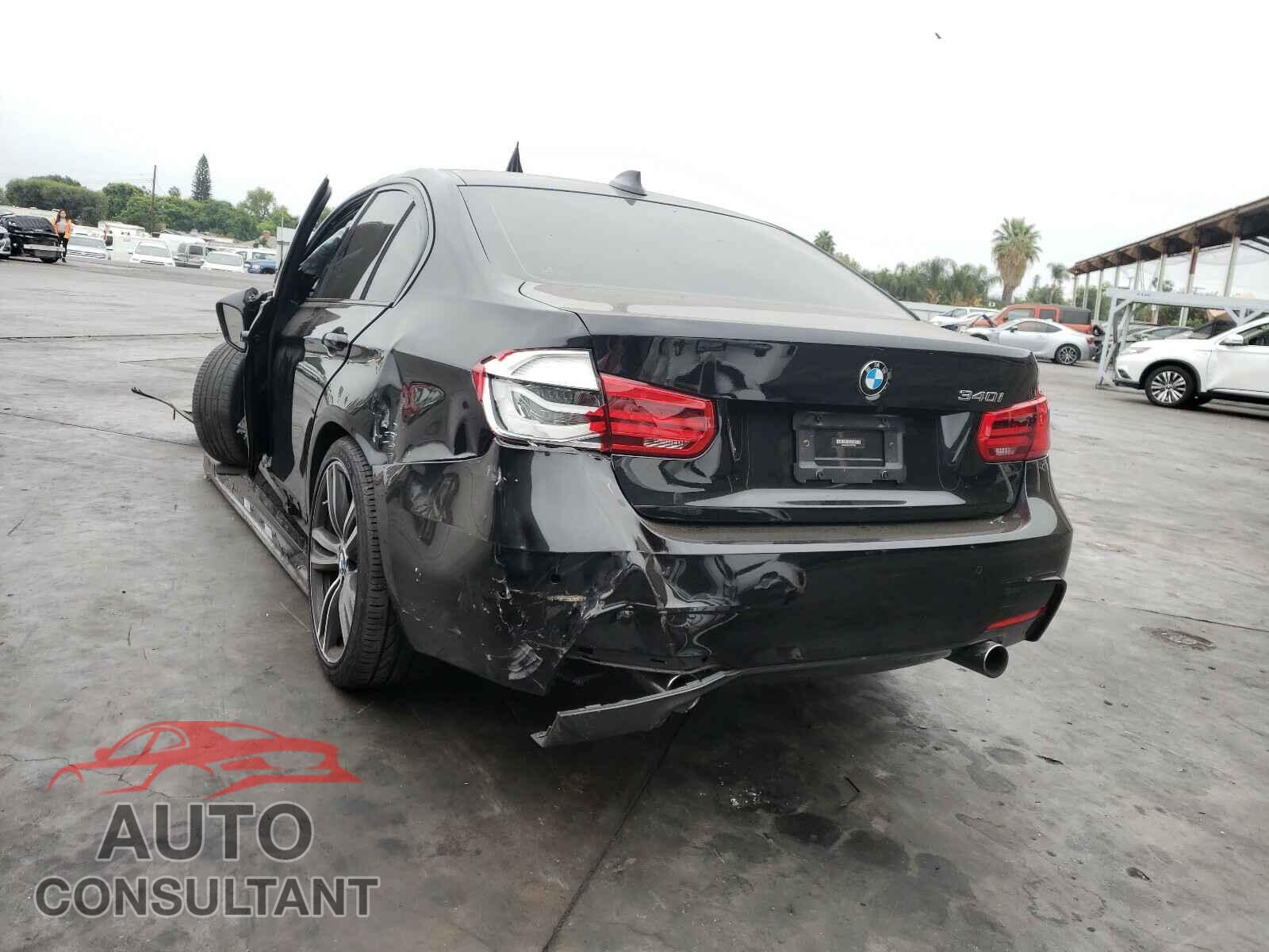 BMW 3 SERIES 2017 - WBA8B3C31HK777630