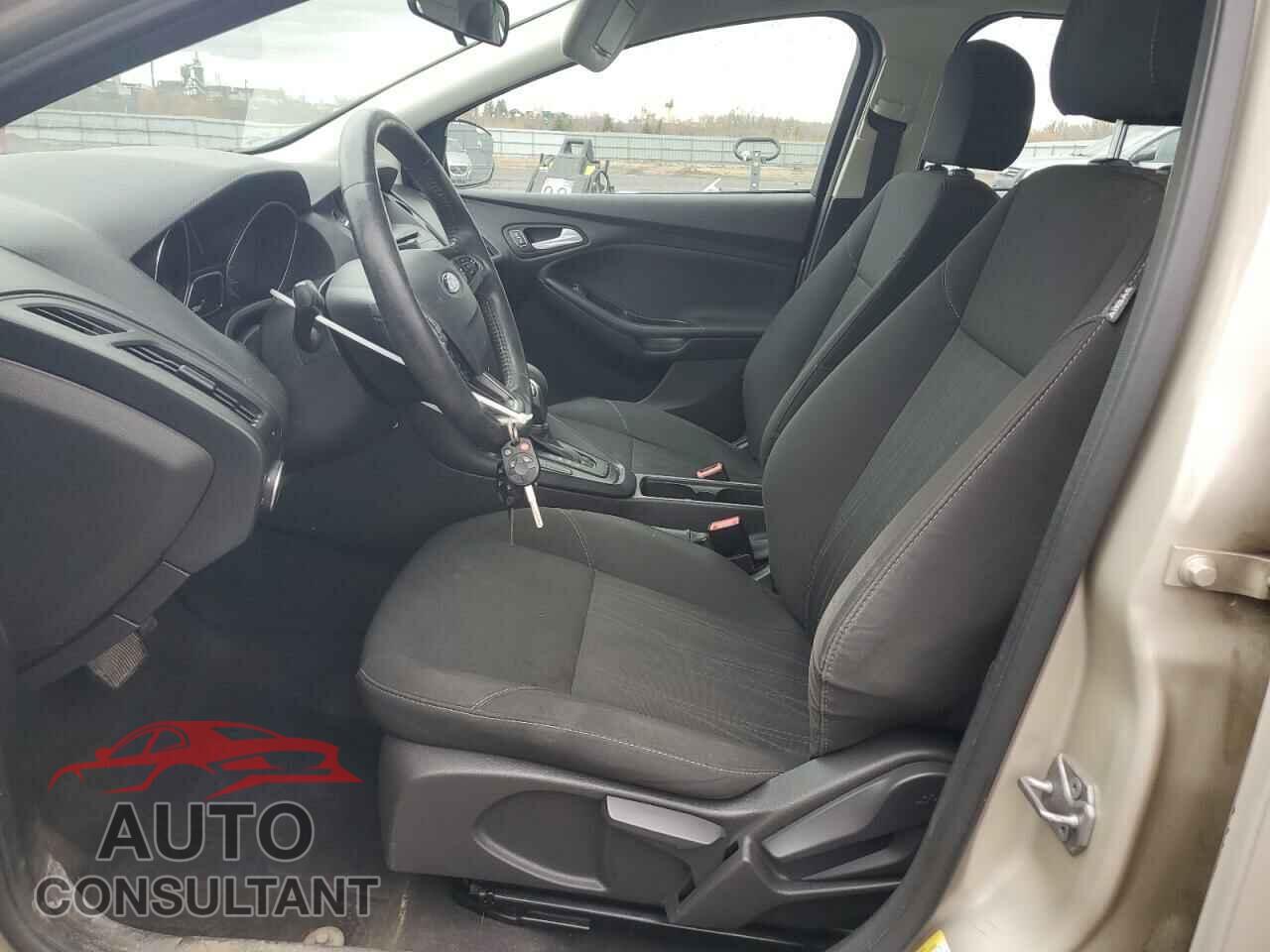 FORD FOCUS 2017 - 1FADP3F24HL200404