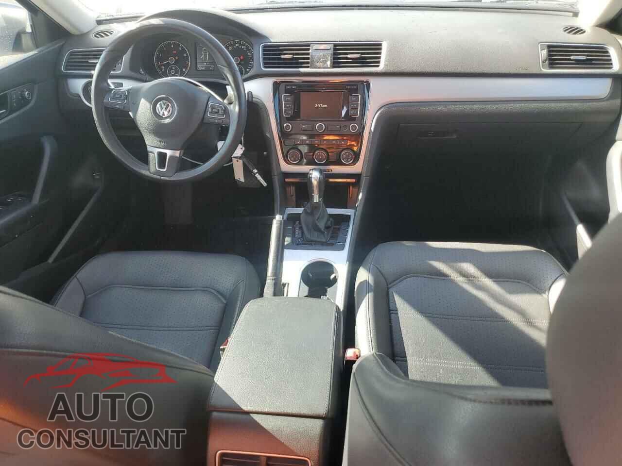 VOLKSWAGEN PASSAT 2013 - 1VWBP7A33DC076478