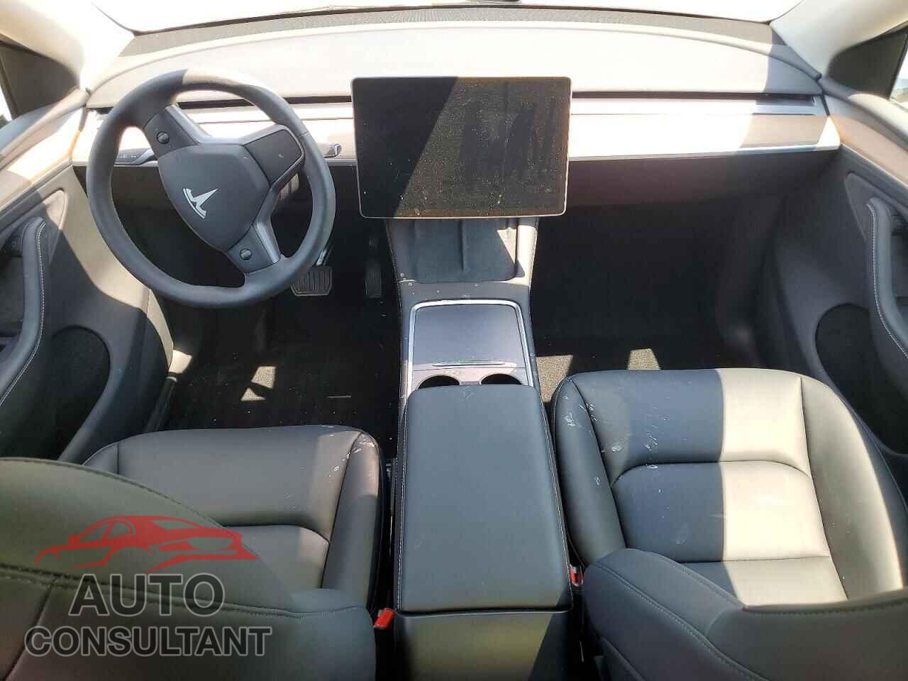 TESLA MODEL Y 2024 - 7SAYGDEE1RA322252