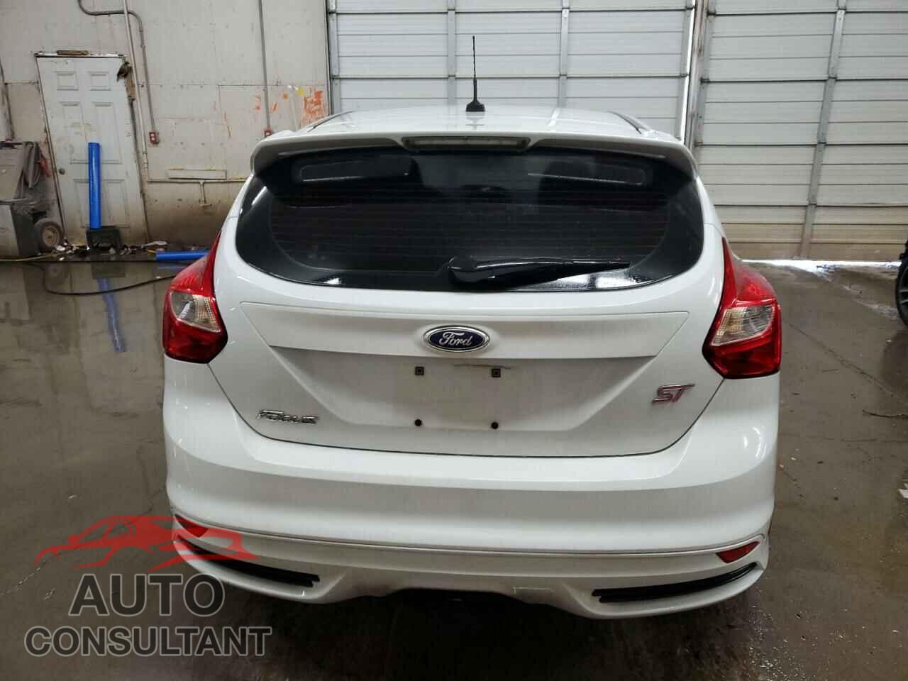 FORD FOCUS 2014 - 1FADP3L96EL340127