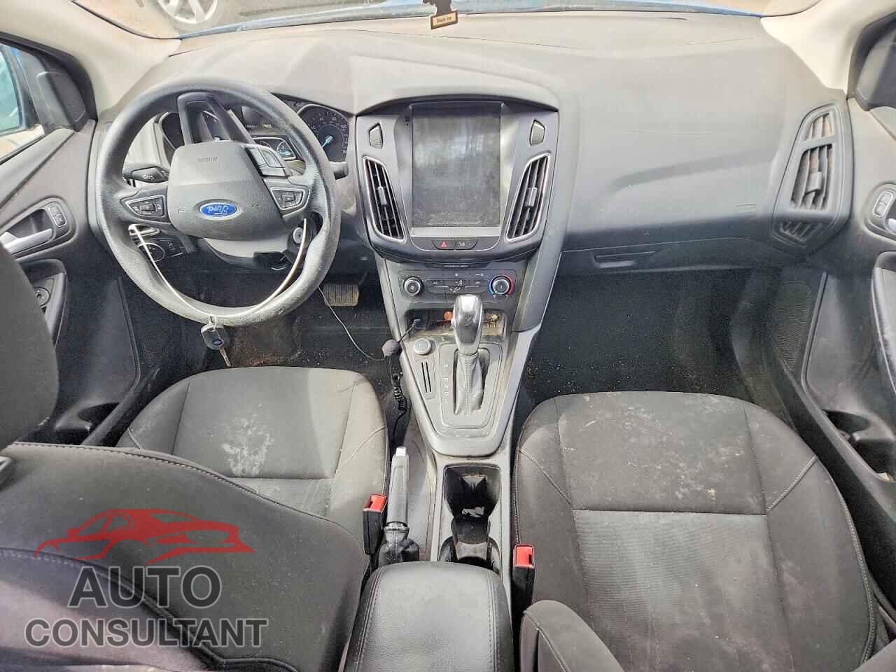 FORD FOCUS 2015 - 1FADP3F2XFL300083