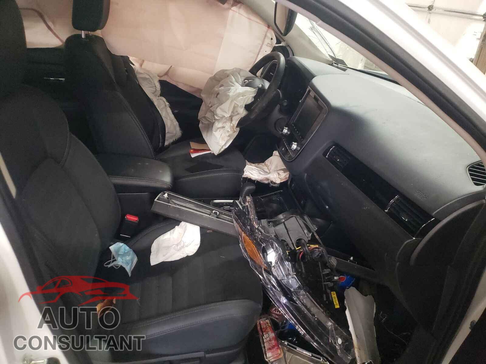 MITSUBISHI OUTLANDER 2020 - JA4AD3A32LZ044644