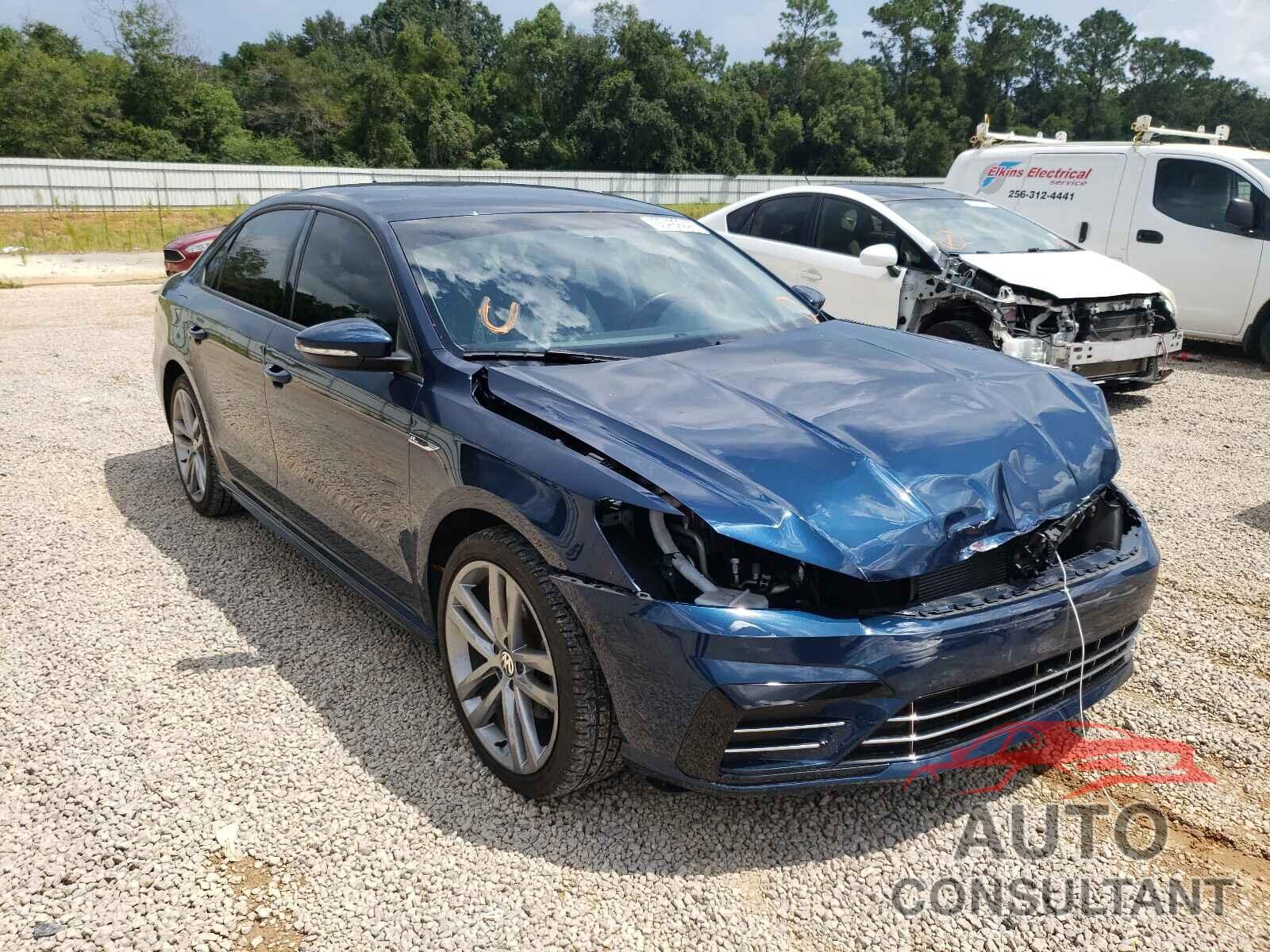 VOLKSWAGEN PASSAT 2018 - 1VWAA7A32JC023957