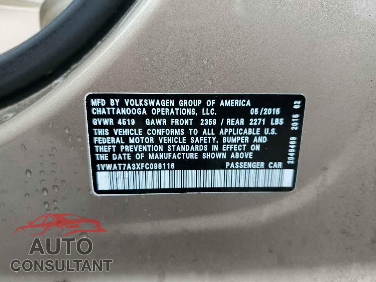 VOLKSWAGEN PASSAT 2015 - 1VWAT7A3XFC098116