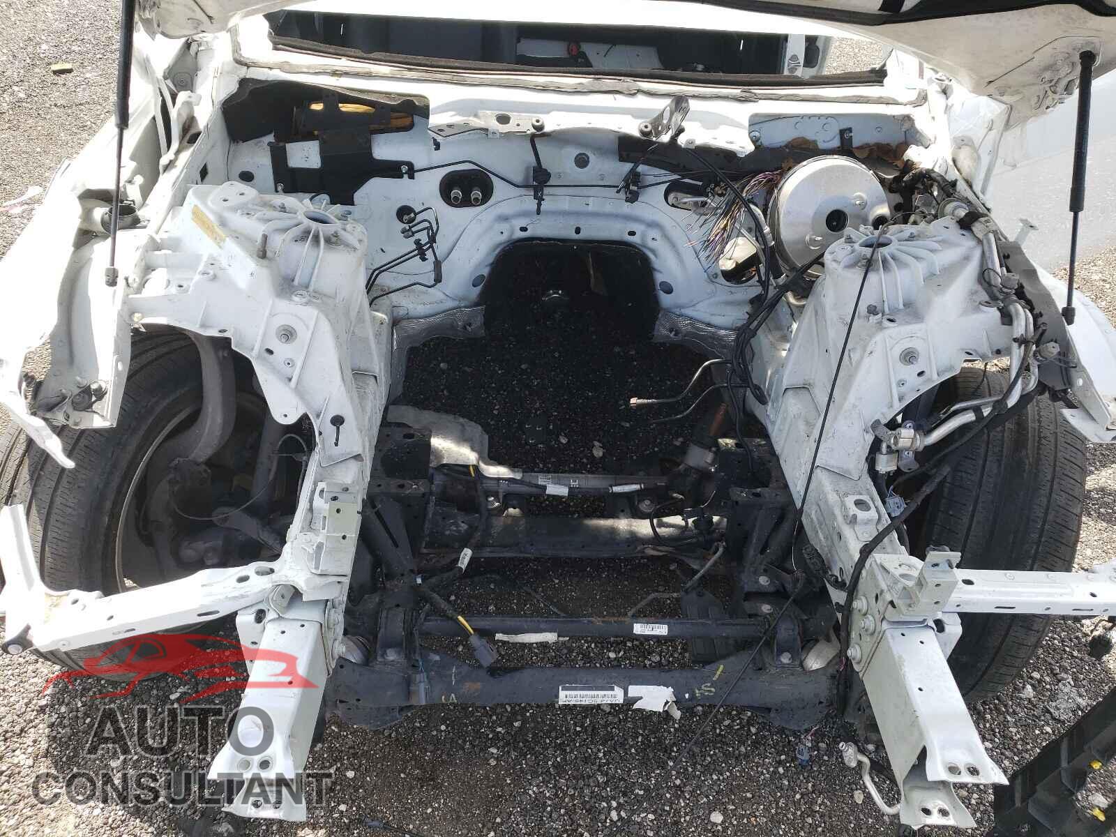 JAGUAR XE 2017 - SAJAR4BG0HA978016