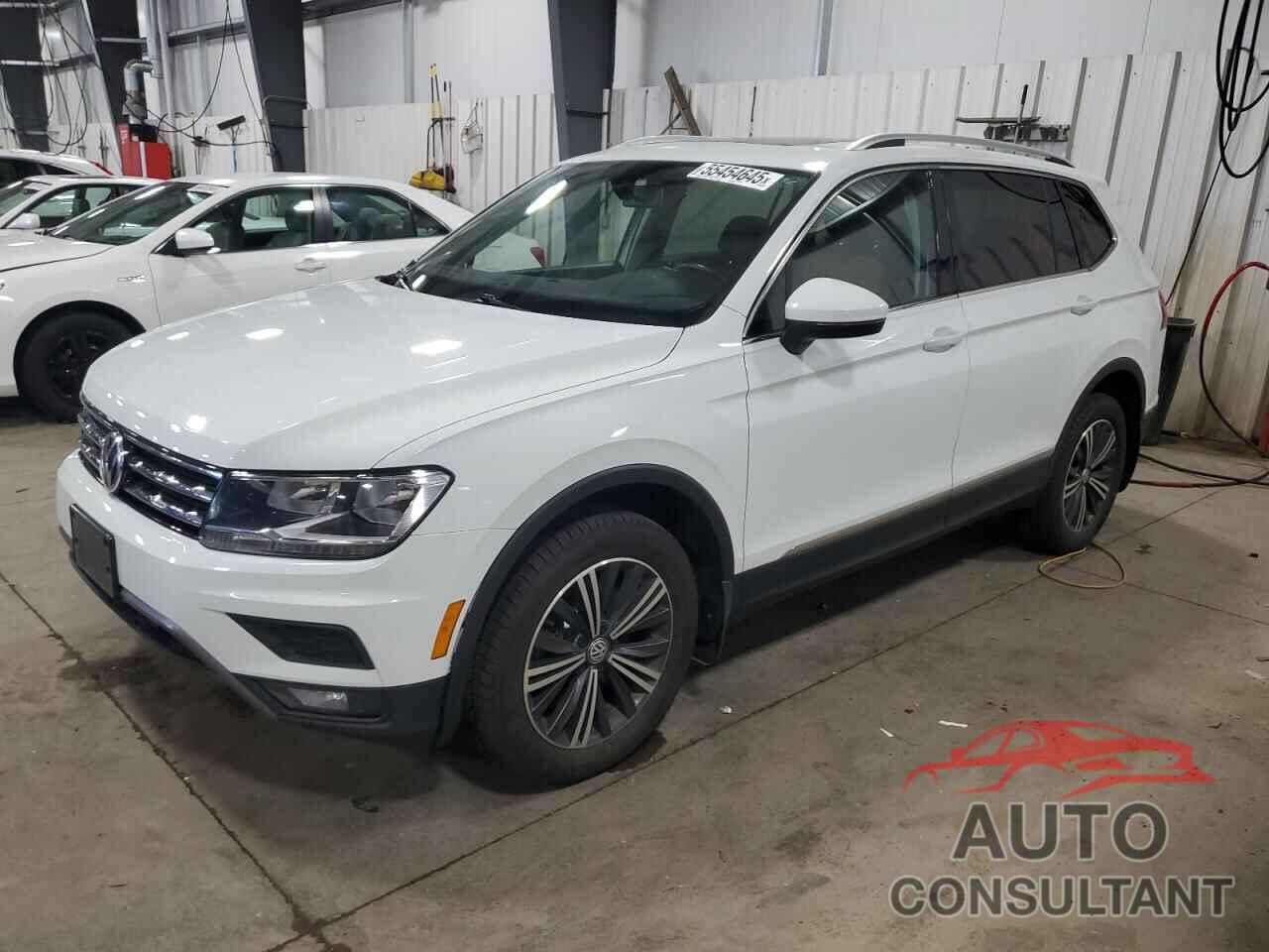 VOLKSWAGEN TIGUAN 2018 - 3VV2B7AX9JM067638