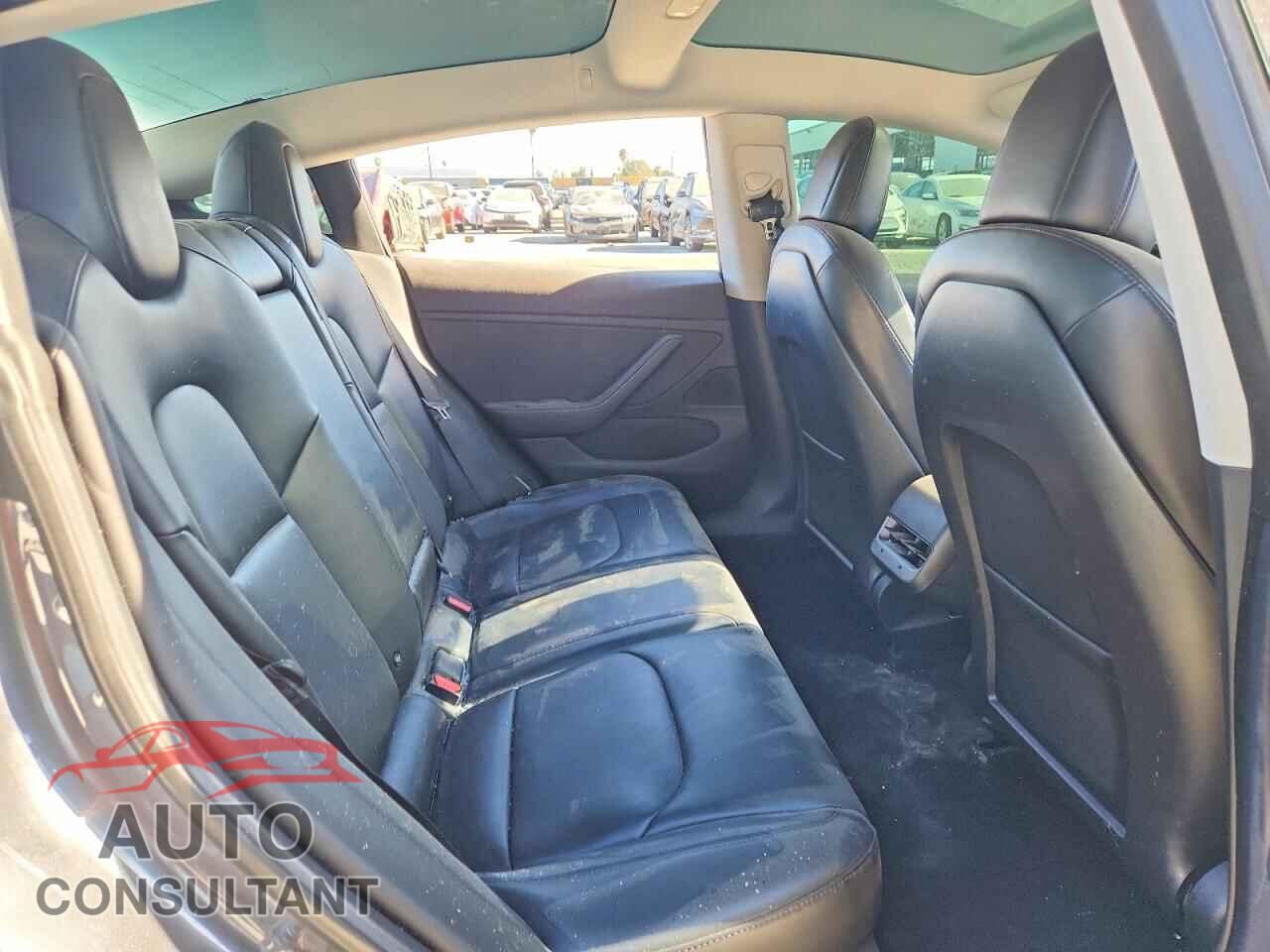 TESLA MODEL 3 2018 - 5YJ3E1EA5JF006840