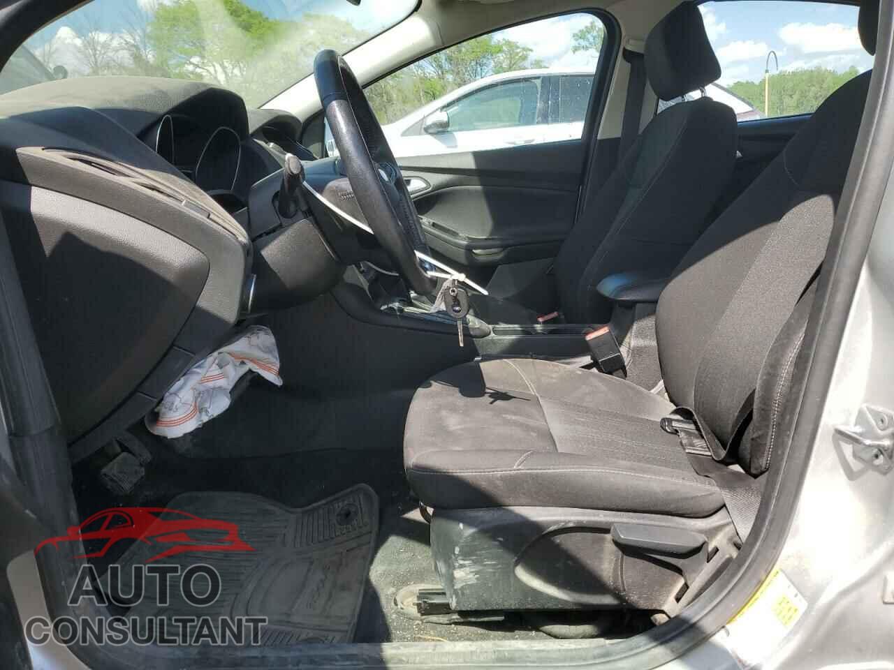 FORD FOCUS 2017 - 1FADP3F24HL308294