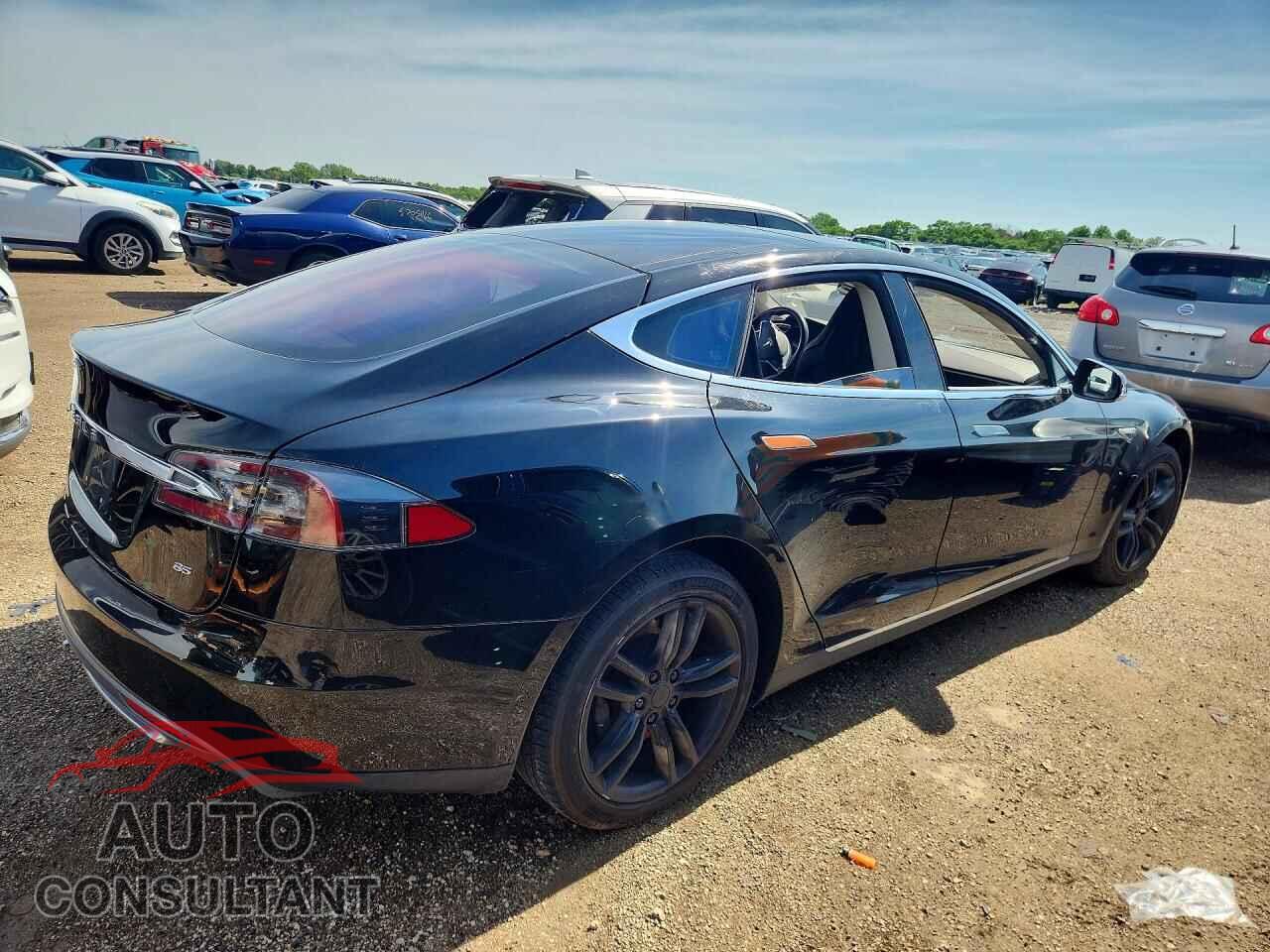 TESLA MODEL S 2015 - 5YJSA1H18FF080201
