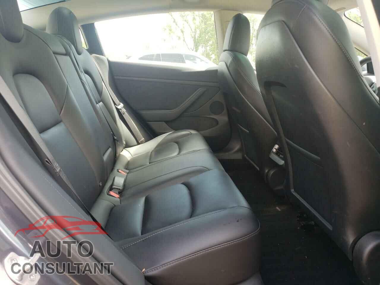 TESLA MODEL 3 2021 - 5YJ3E1EA0MF977703