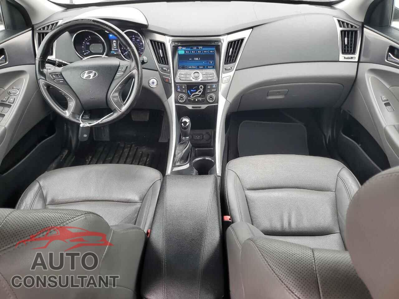 HYUNDAI SONATA 2015 - KMHEC4A44FA135552