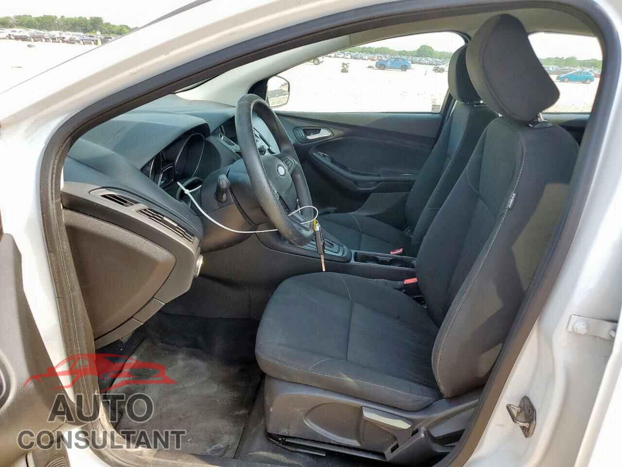 FORD FOCUS 2016 - 1FADP3K28GL244975