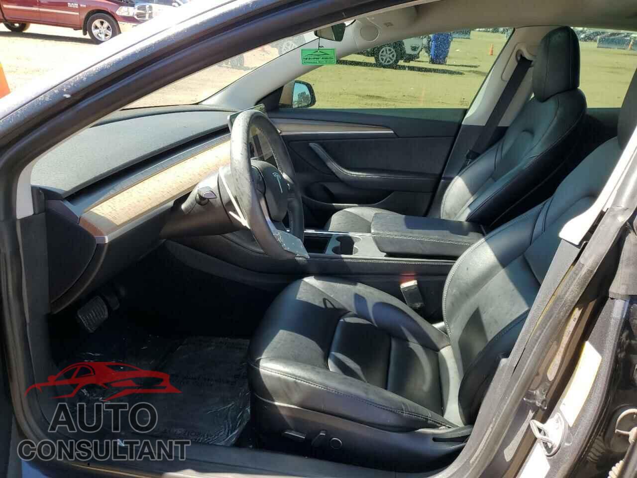 TESLA MODEL 3 2021 - 5YJ3E1EA5MF095121