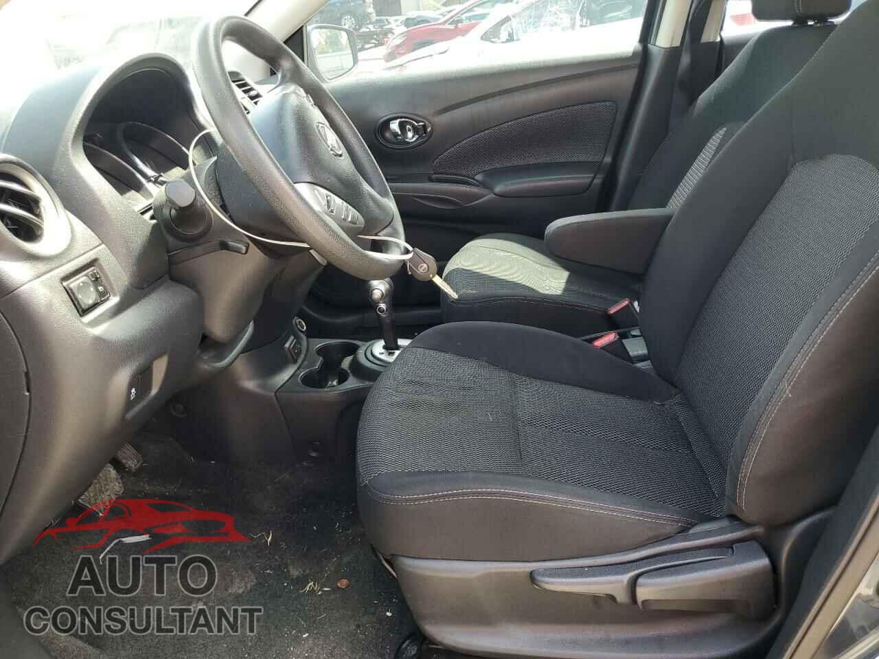 NISSAN VERSA 2017 - 3N1CN7AP3HL810579