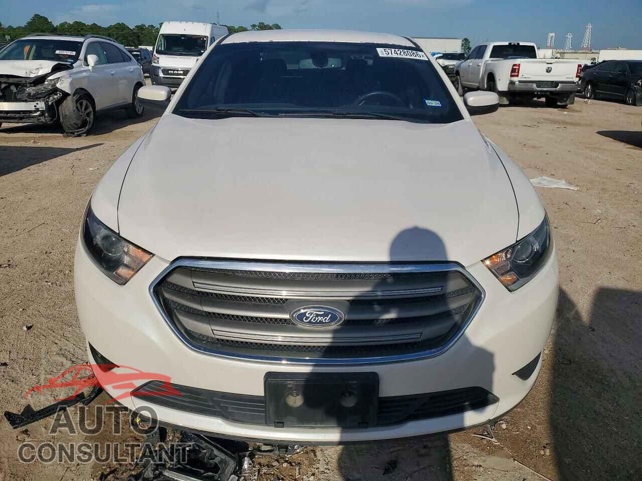 FORD TAURUS 2018 - 1FAHP2E88JG123410