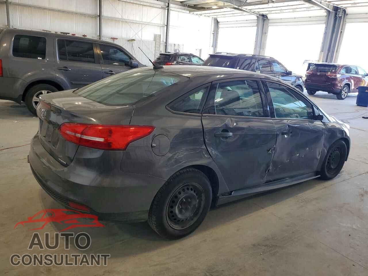 FORD FOCUS 2015 - 1FADP3E21FL261322