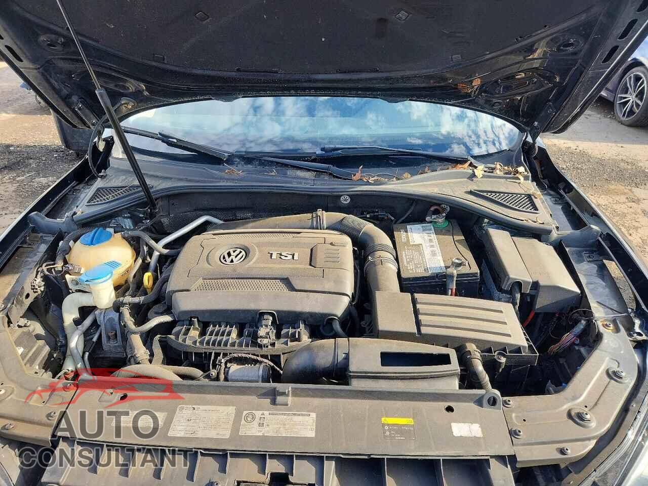VOLKSWAGEN PASSAT 2015 - 1VWAT7A38FC116581