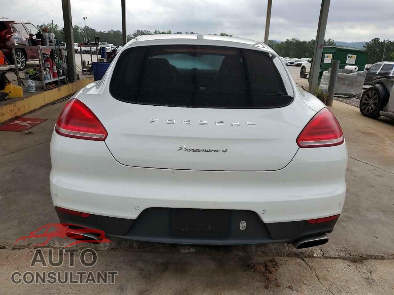 PORSCHE PANAMERA 2015 - WP0AA2A74FL005587