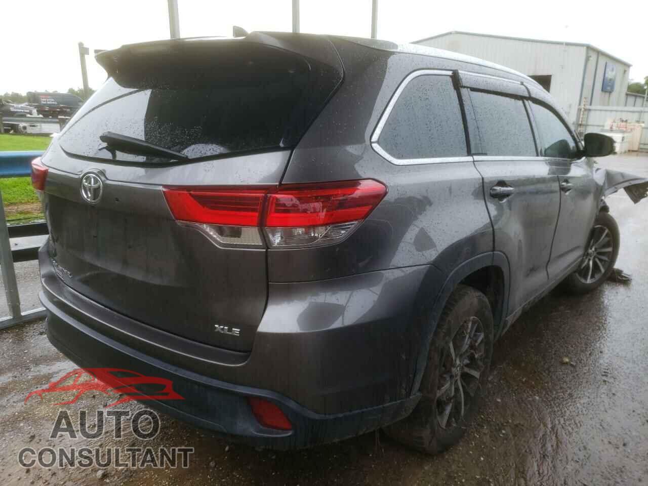 TOYOTA HIGHLANDER 2018 - 5TDKZRFH2JS264626
