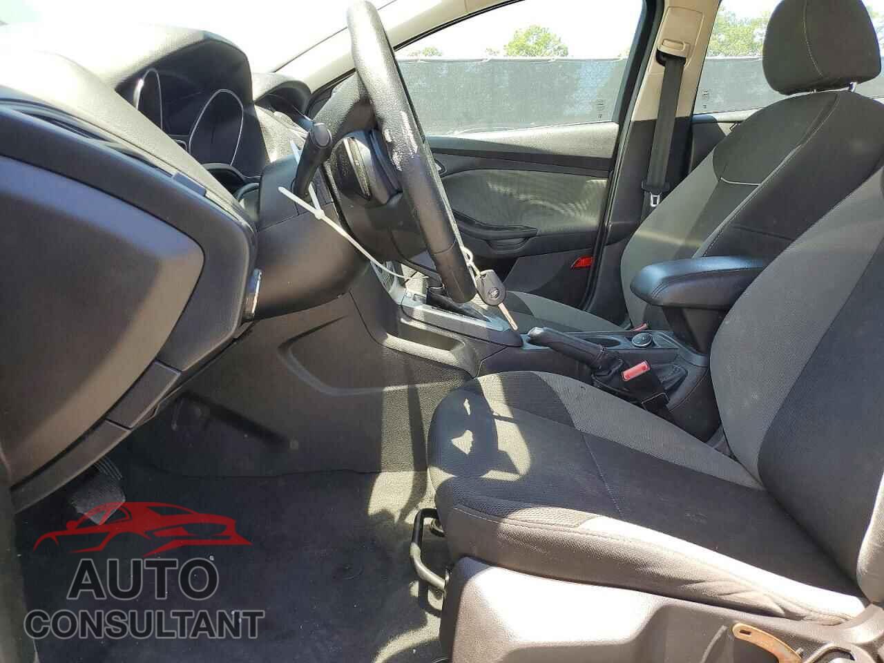 FORD FOCUS 2014 - 1FADP3F23EL320044