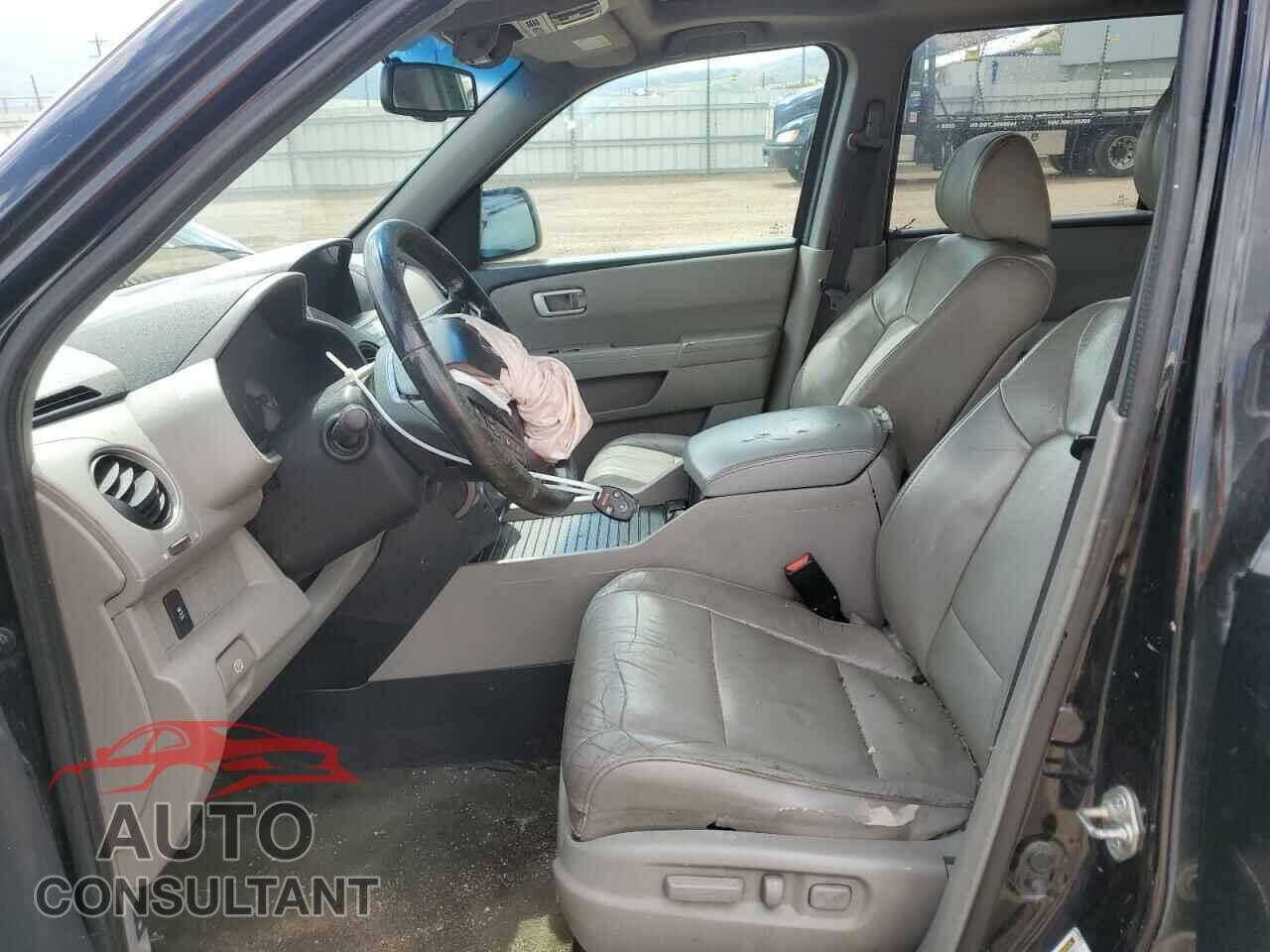 HONDA PILOT 2015 - 5FNYF4H56FB024225