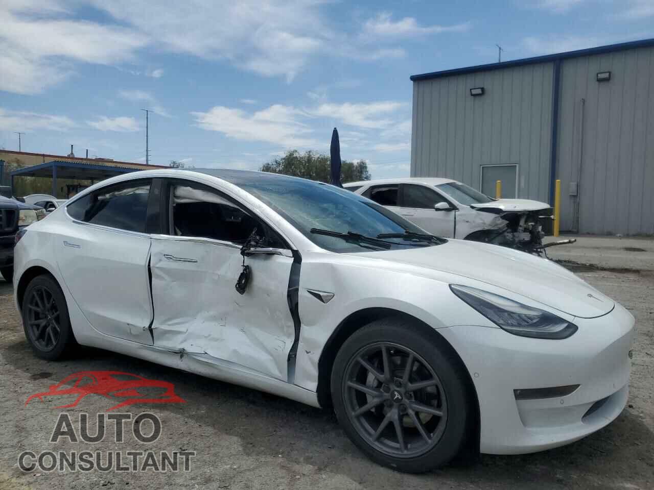 TESLA MODEL 3 2019 - 5YJ3E1EB9KF433433
