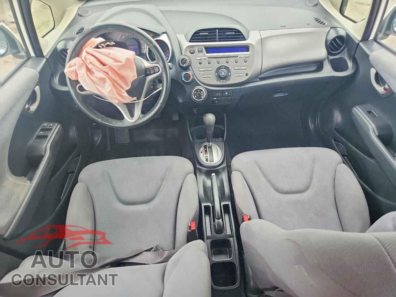 HONDA FIT 2013 - JHMGE8H32DC080448