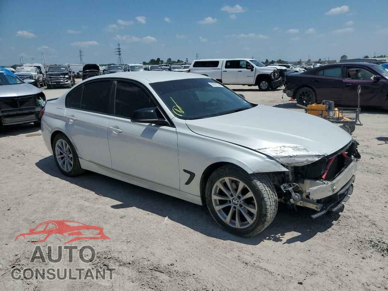 BMW 3 SERIES 2016 - WBA8E1G52GNU10112