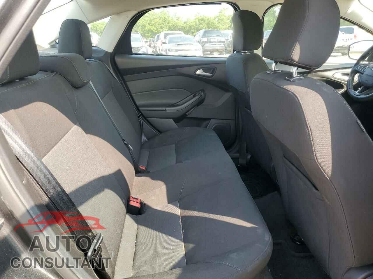 FORD FOCUS 2017 - 1FADP3F23HL328794