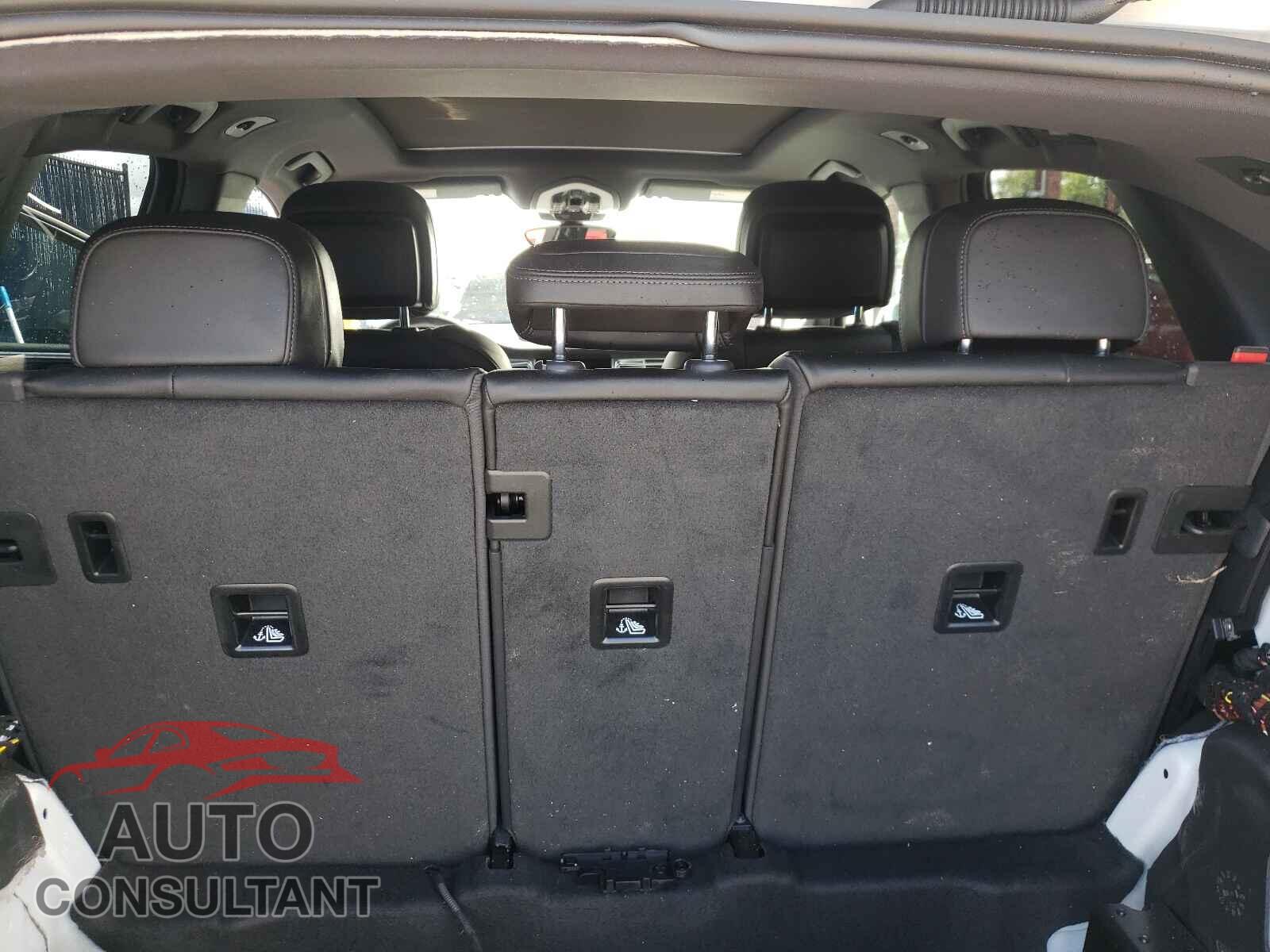 PORSCHE MACAN 2018 - WP1AA2A54JLB23273