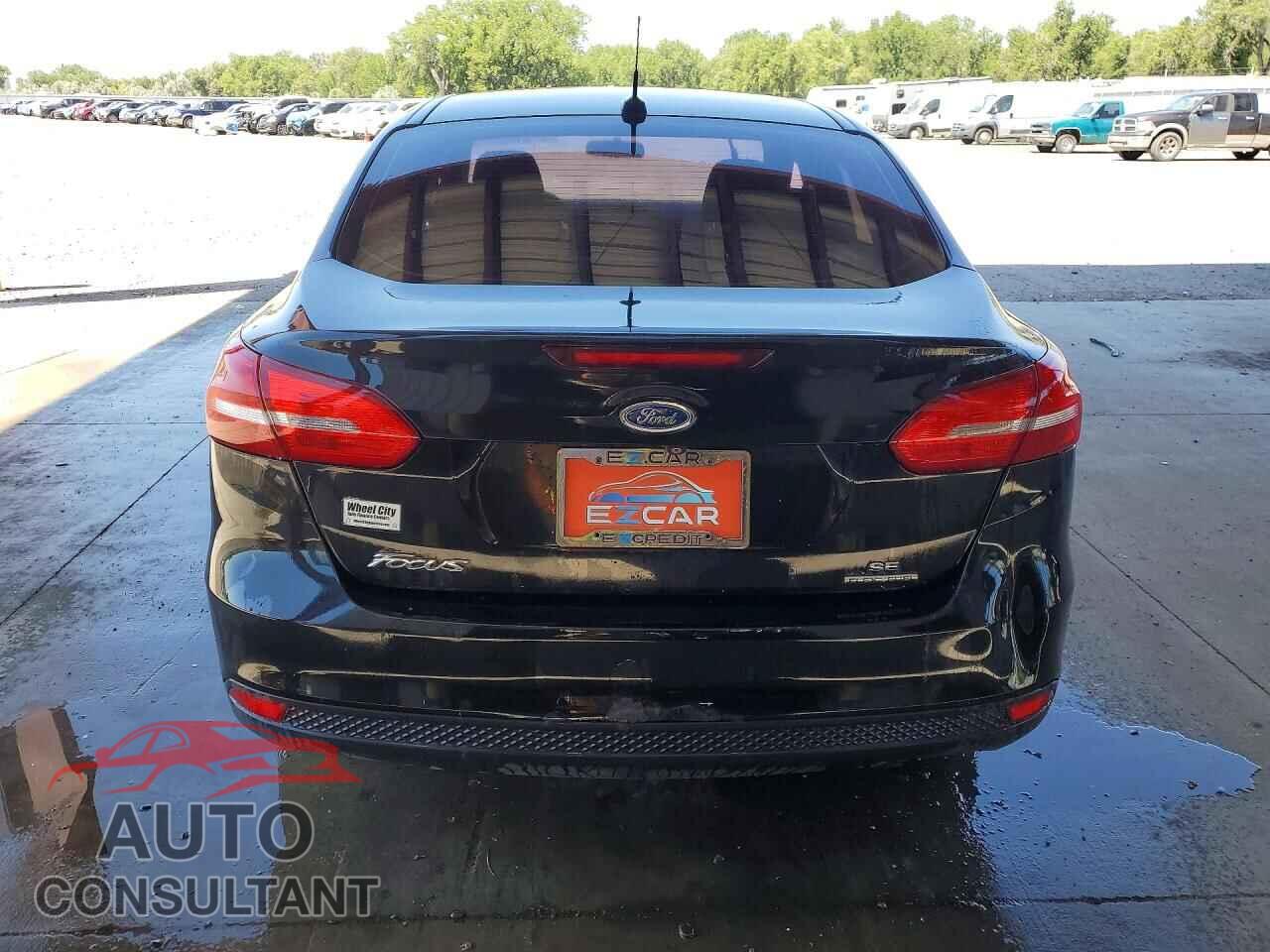 FORD FOCUS 2015 - 1FADP3F21FL210594