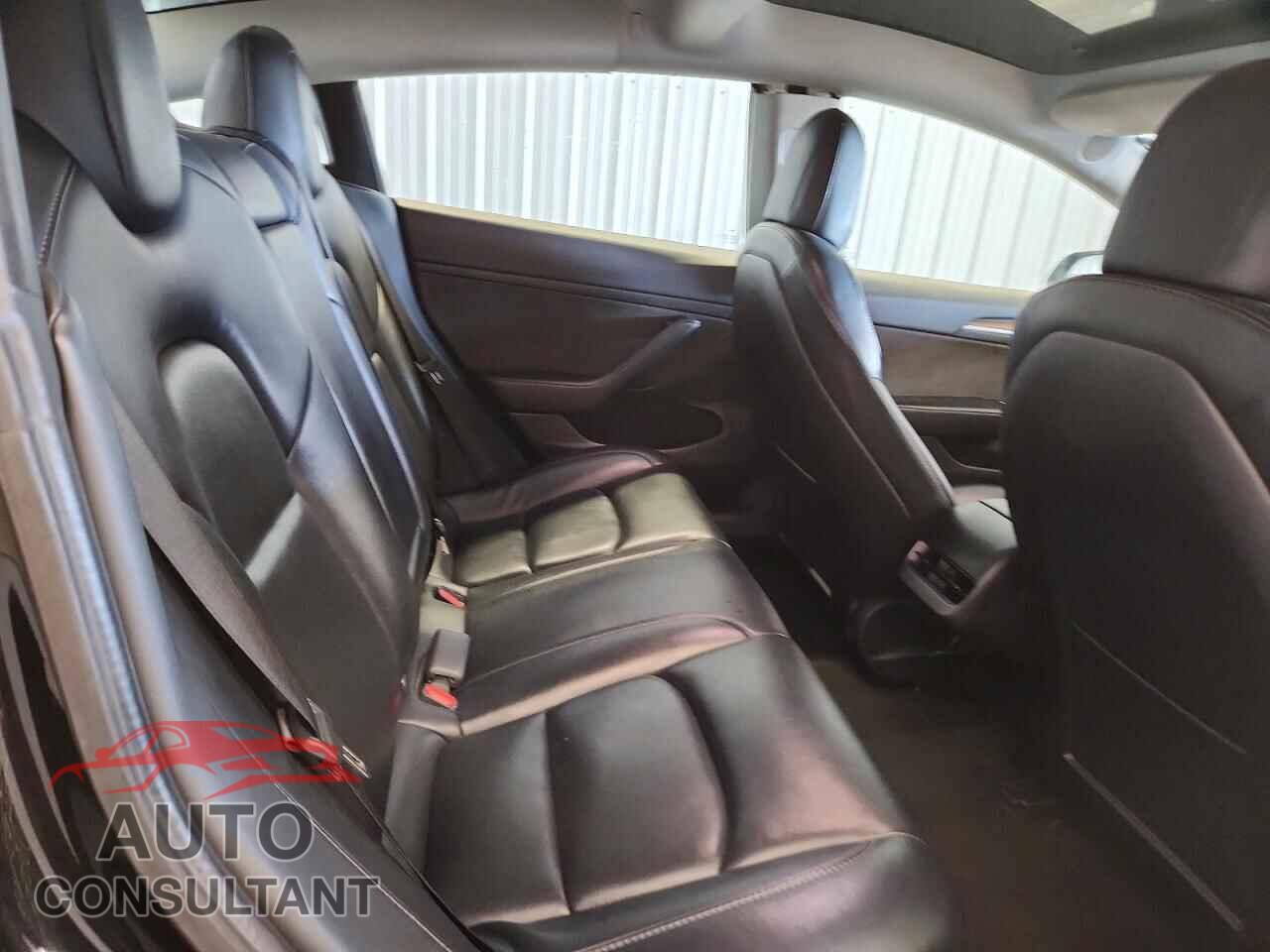 TESLA MODEL 3 2022 - 5YJ3E1EA8NF288400
