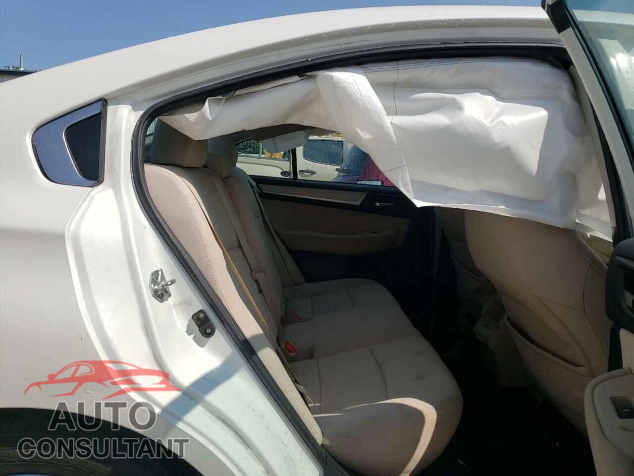 SUBARU LEGACY 2018 - 4S3BNAF66J3028087