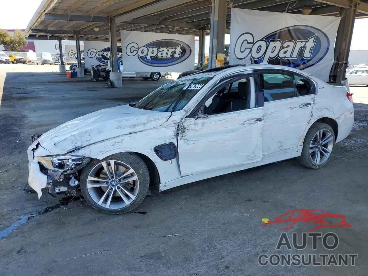 BMW 3 SERIES 2018 - WBA8E1C56JA758483