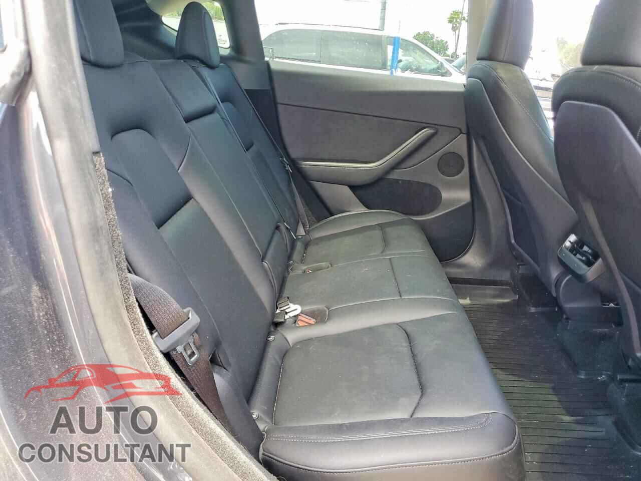 TESLA MODEL Y 2023 - 7SAYGDEF1PF963619