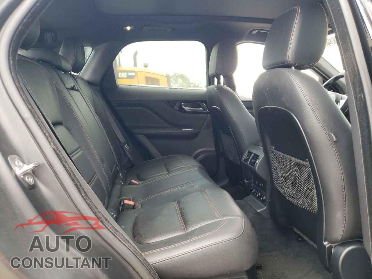 JAGUAR F-PACE 2018 - SADCK2FX0JA282082