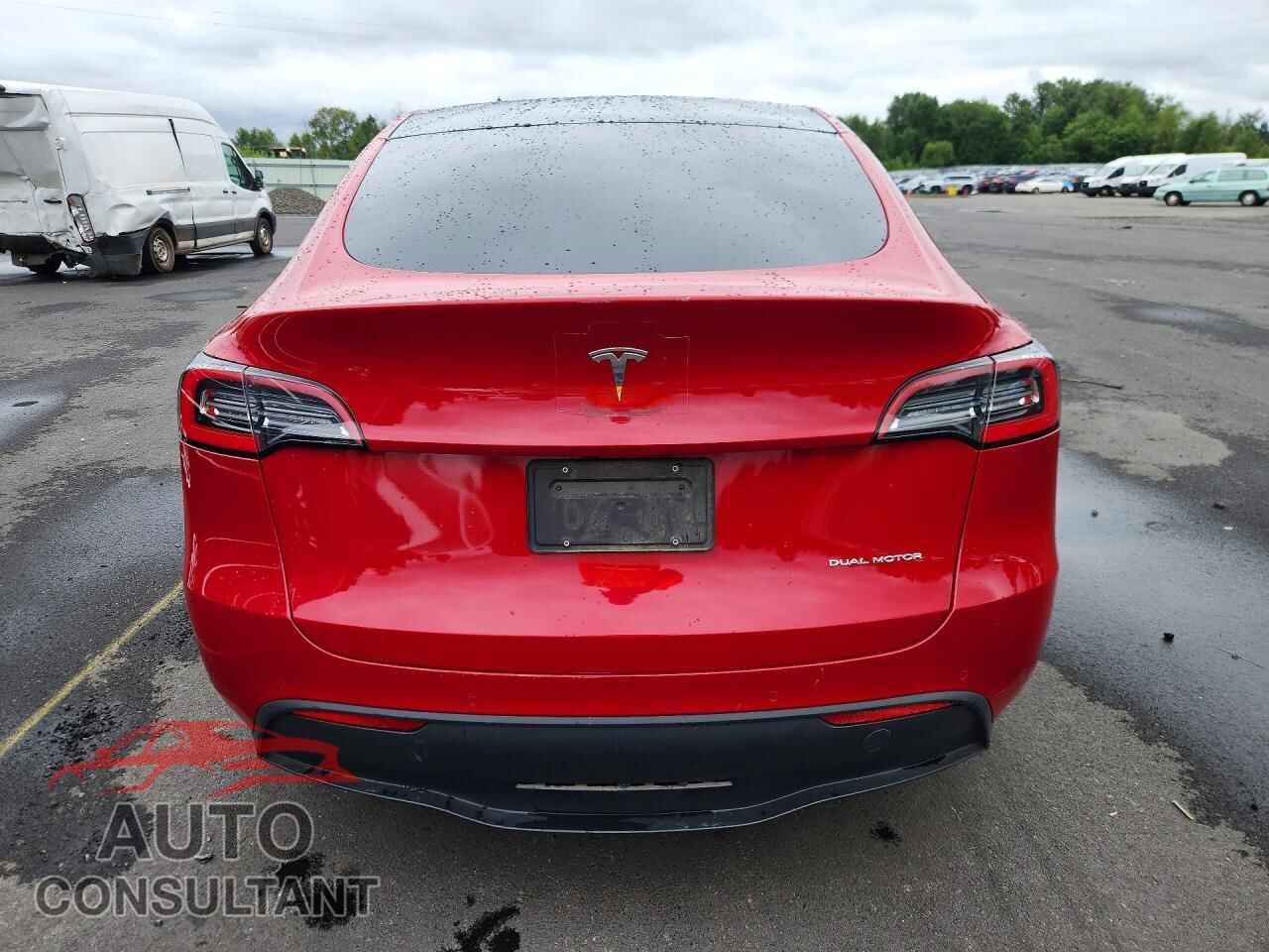 TESLA MODEL Y 2021 - 5YJYGDEE2MF090012