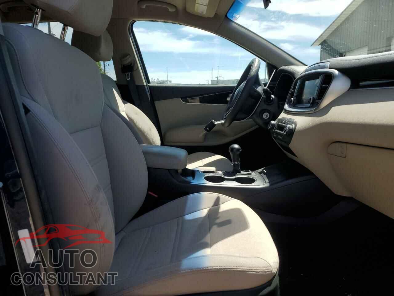KIA SORENTO 2019 - 5XYPGDA50KG486544