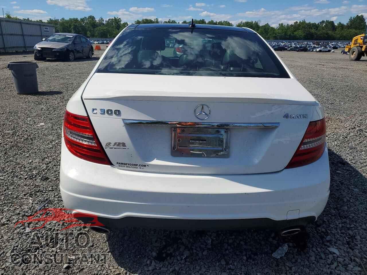 MERCEDES-BENZ C-CLASS 2013 - WDDGF8ABXDR241535