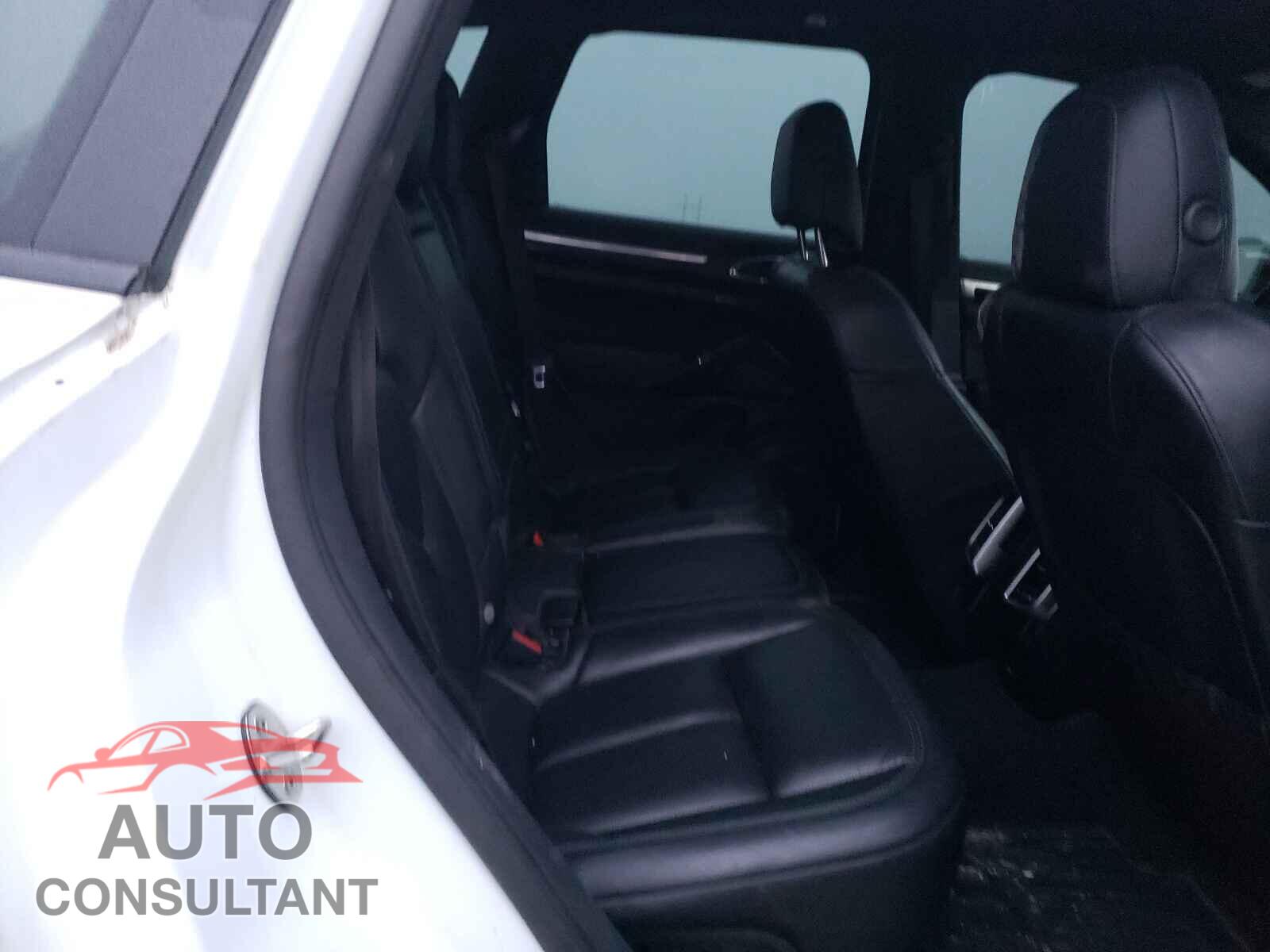 PORSCHE CAYENNE 2017 - WP1AA2A22HKA81711