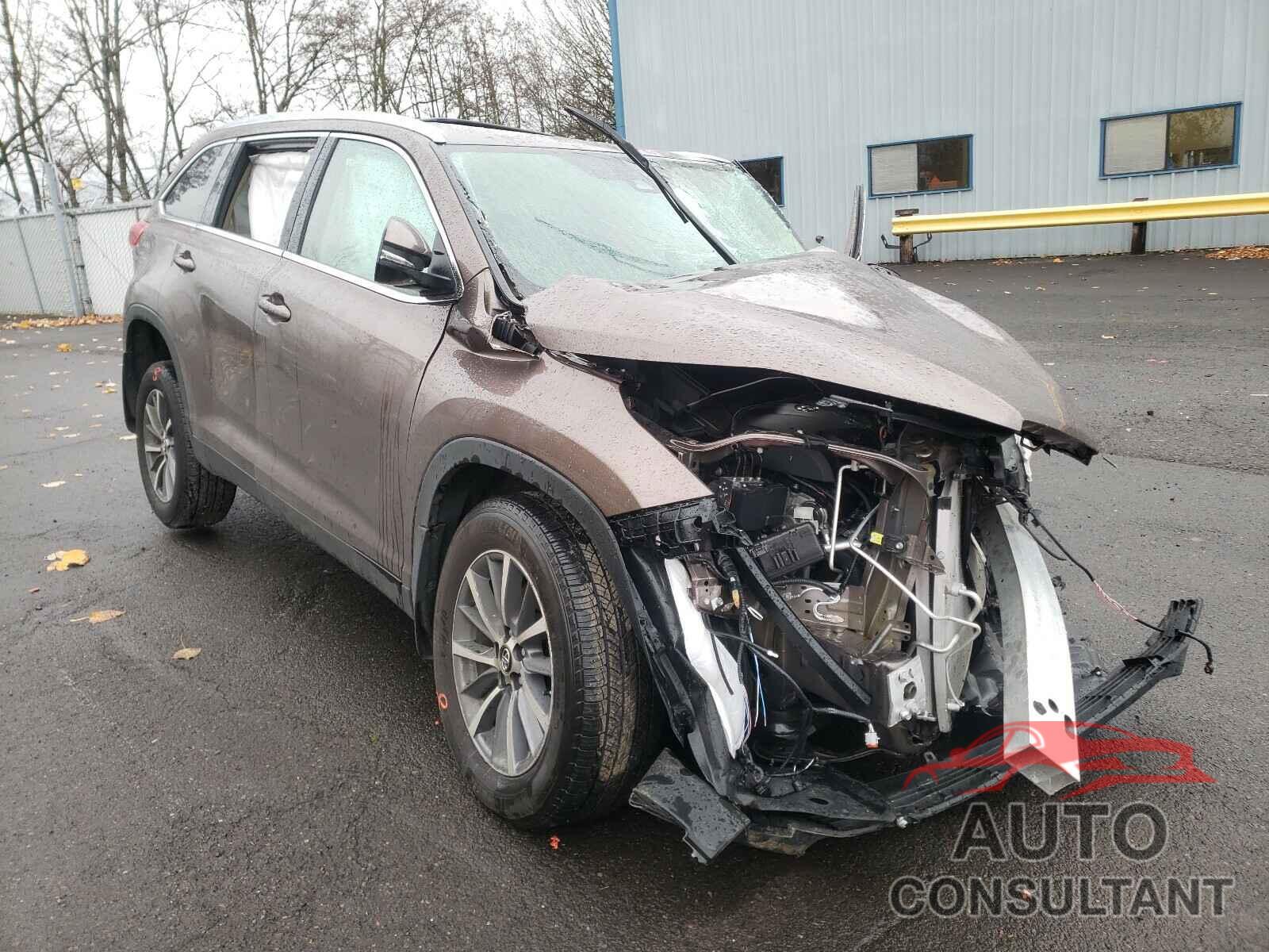 TOYOTA HIGHLANDER 2019 - 5TDJZRFH3KS732263