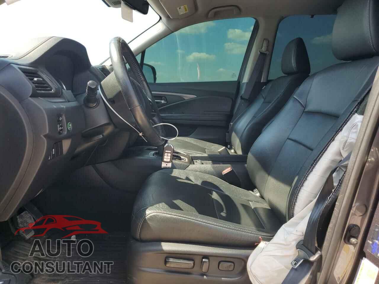 HONDA PILOT 2020 - 5FNYF5H56LB009760