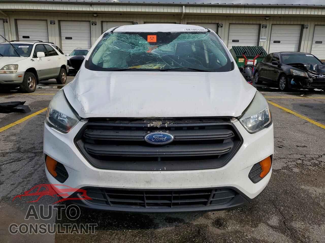 FORD ESCAPE 2017 - 1FMCU0F7XHUB51966