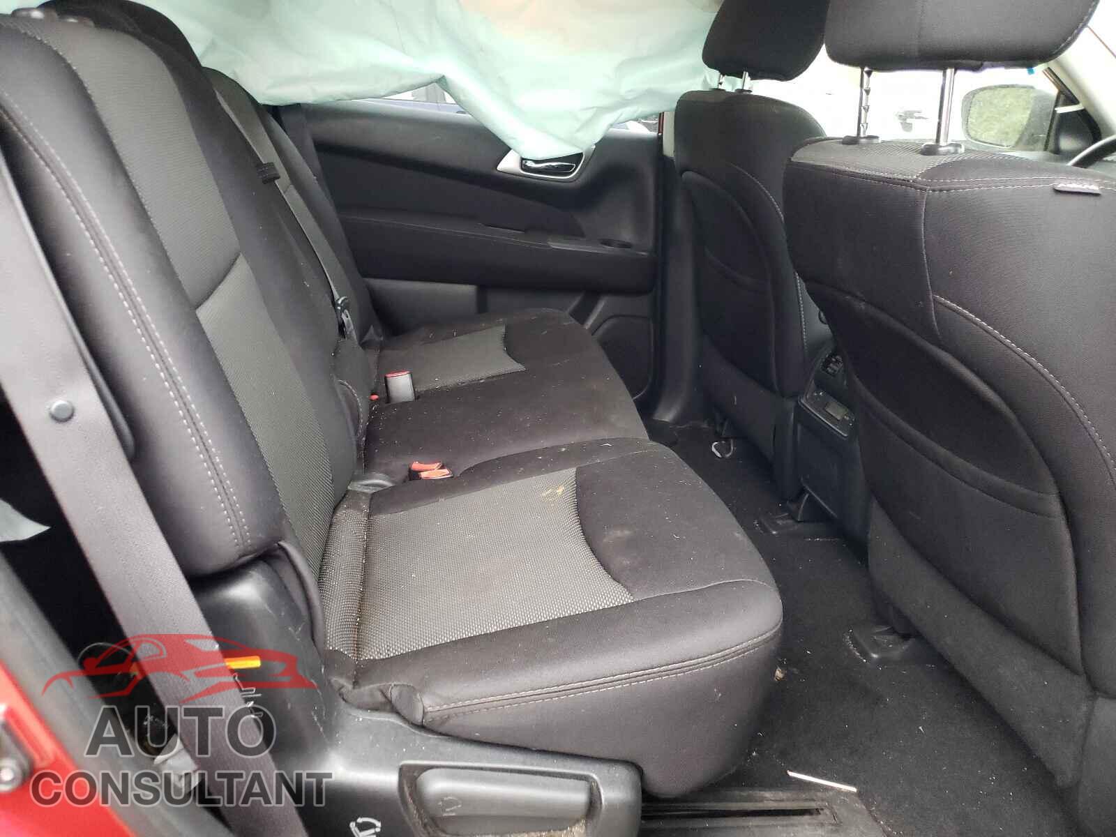 NISSAN PATHFINDER 2017 - 5N1DR2MM6HC909740