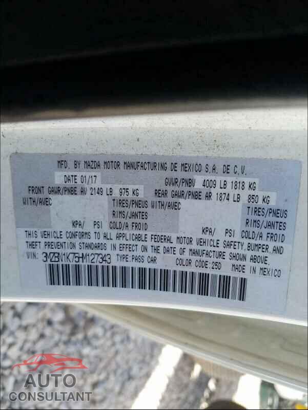 MAZDA 3 2017 - 3MZBN1K75HM127343