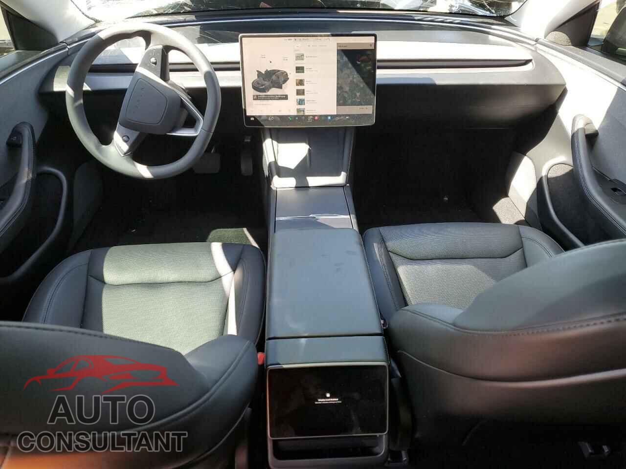 TESLA MODEL 3 2024 - 5YJ3E1EA9RF727173