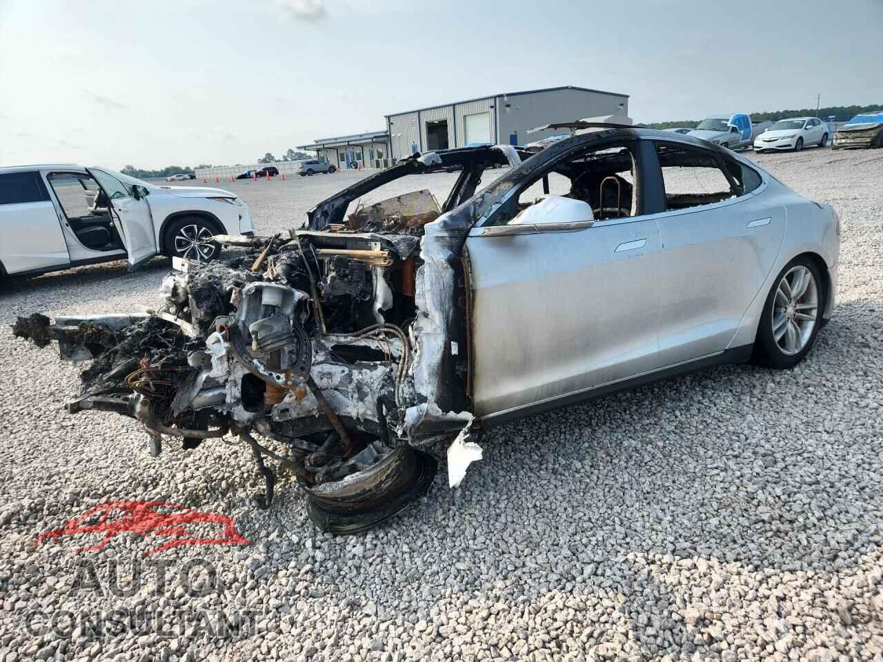 TESLA MODEL S 2015 - 5YJSA1H43FF091908